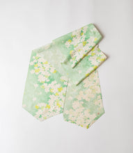 画像をギャラリービューアに読み込む, 【特長】総蔦葉地紋に草花模様