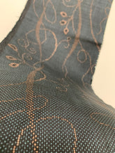 画像をギャラリービューアに読み込む, 抽象花唐草模様織り出し本場泥大島紬5マルキ【L】
