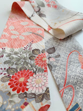 画像をギャラリービューアに読み込む, 巻物に花模様【短】