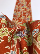 画像をギャラリービューアに読み込む, 草花に蝶模様