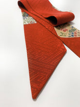 画像をギャラリービューアに読み込む, 破れ色紙に花古典柄総紗綾地紋