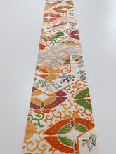 画像をギャラリービューアに読み込む, 総牡丹地紋に向かい蝶に古典模様【シュッケニ】