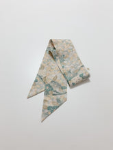 画像をギャラリービューアに読み込む, 椿模様総地紋