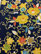 画像をギャラリービューアに読み込む, 唐草花模様【シュッケニ】