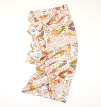 画像をギャラリービューアに読み込む, 総牡丹地紋に向かい蝶に古典模様【シュッケニ】