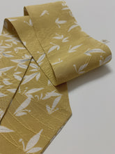 画像をギャラリービューアに読み込む, 葉舞い模様総地紋