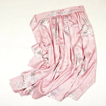 画像をギャラリービューアに読み込む, 重ね菱の総地紋に草花模様【ギャザータイプ】