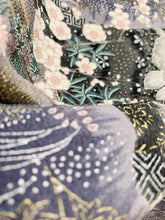 画像をギャラリービューアに読み込む, 流水に草花屋敷模様【シュッケニ】