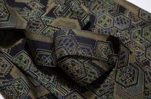 画像をギャラリービューアに読み込む, 亀甲に華紋模様織り出し本場泥大島紬(5マルキ)