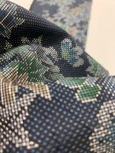 画像をギャラリービューアに読み込む, 菊に楓模様織り出し本場泥大島紬5マルキ【S】