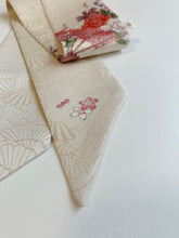 画像をギャラリービューアに読み込む, 金通しの総扇地紋に扇花模様【短】