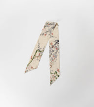 画像をギャラリービューアに読み込む, 枝梅模様に流水地紋【短】