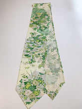 画像をギャラリービューアに読み込む, 御所車に草花模様【長】