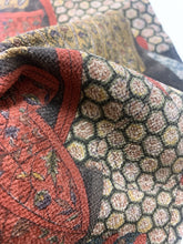 画像をギャラリービューアに読み込む, 縮緬地に誰袖に花古典柄模様【S】