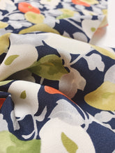 画像をギャラリービューアに読み込む, 水彩総椿模様【タックタイプ】