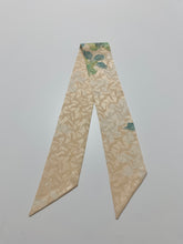 画像をギャラリービューアに読み込む, 総鶴地紋に線花模様①