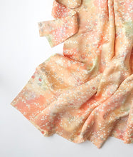 画像をギャラリービューアに読み込む, 総暈しに小花模様総地紋【タックタイプ】