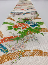 画像をギャラリービューアに読み込む, 雪芝に牡丹梅菊模様総地紋(付け下げ)【シュッケニ】