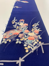 画像をギャラリービューアに読み込む, 草に扇模様【シュッケニ】