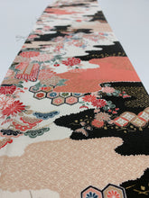 画像をギャラリービューアに読み込む, 御所車に花古典柄模様【シュッケニ】