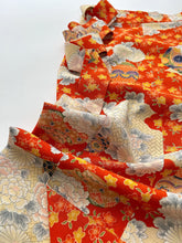 画像をギャラリービューアに読み込む, 花瓶に菊・牡丹模様【シュッケニ】