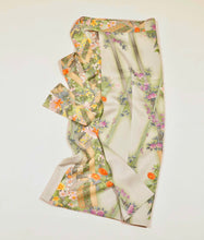 画像をギャラリービューアに読み込む, 花古典柄ぼかし【シュッケニ】