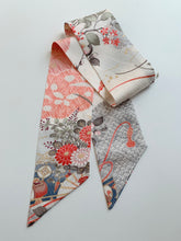 画像をギャラリービューアに読み込む, 巻物に花模様【短】