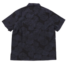 画像をギャラリービューアに読み込む, 子持ち亀甲に松菊楓模様【S】