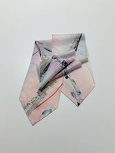 画像をギャラリービューアに読み込む, 組紐に短冊花古典柄模様総地紋