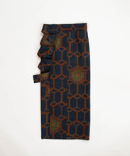 画像をギャラリービューアに読み込む, 亀甲に華紋織り出し十日町紬