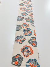 画像をギャラリービューアに読み込む, 縮緬地枝梅に桔梗模様【シュッケニ】