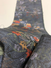 画像をギャラリービューアに読み込む, 草花模様織り出し手織り紬