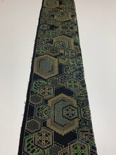 画像をギャラリービューアに読み込む, 亀甲に華紋模様織り出し本場泥大島紬(5マルキ)