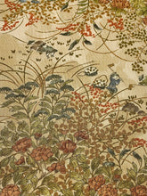 画像をギャラリービューアに読み込む, 時代人物に草花模様手織り紬