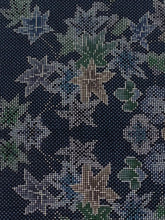 画像をギャラリービューアに読み込む, 菊に楓模様織り出し本場泥大島紬5マルキ【S】