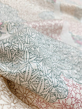 画像をギャラリービューアに読み込む, 雲取りに花模様総地紋【ギャザータイプ】