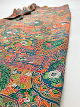 画像をギャラリービューアに読み込む, 絵皿に家屋・花鳥模様