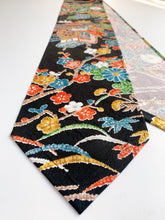 画像をギャラリービューアに読み込む, 御所車・菊・松・笹模様【長】