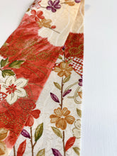 画像をギャラリービューアに読み込む, 唐草地紋にしだれ花模様【短】