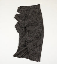 画像をギャラリービューアに読み込む, 菊に松竹梅模様織り出し本場泥大島紬(5マルキ)【シュッケニ】