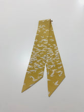 画像をギャラリービューアに読み込む, 葉舞い模様総地紋