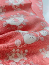 画像をギャラリービューアに読み込む, 椿に橘模様付け下げ【シュッケニ】