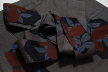 画像をギャラリービューアに読み込む, 亀甲に草葉模様織り出し本場泥大島紬(7マルキ)