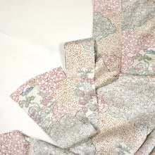 画像をギャラリービューアに読み込む, 雲取りに花模様総地紋【ギャザータイプ】