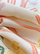 画像をギャラリービューアに読み込む, 草花模様総紗綾型地紋【シュッケニ】