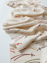 画像をギャラリービューアに読み込む, 【特長】松葉模様金駒刺繍総小梅地紋模様