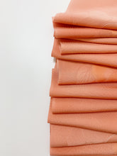 画像をギャラリービューアに読み込む, 点地紋に大花模様【ギャザータイプ】