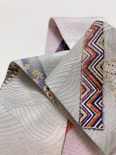 画像をギャラリービューアに読み込む, 組紐に短冊花古典柄模様総地紋