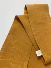画像をギャラリービューアに読み込む, 芝草に蝶模様織り出し色無地