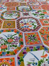 画像をギャラリービューアに読み込む, 蜀江に草花尽くし模様【シュッケニ】